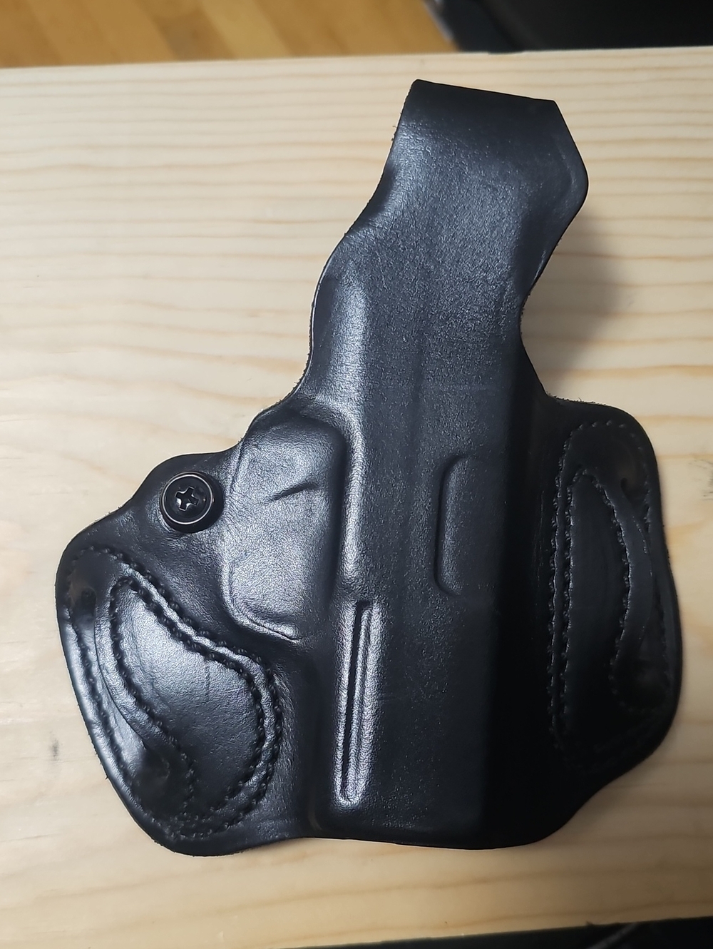 P-365 Black Leather OWB Belt Holster Rt Thumb Brk